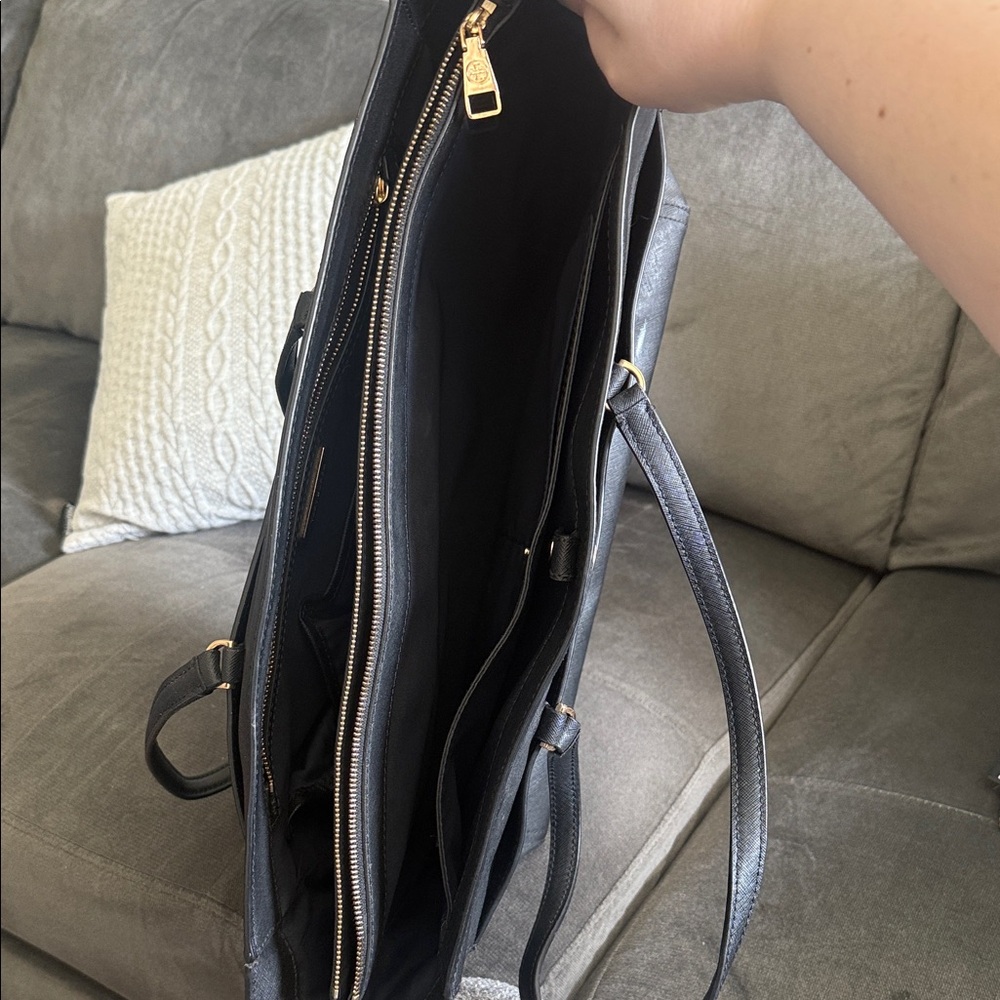 Tory Burch Black Laptop Bag - Picture 3 of 4